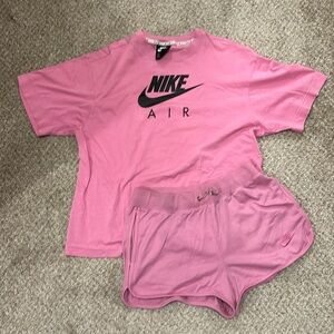 Nike set size small